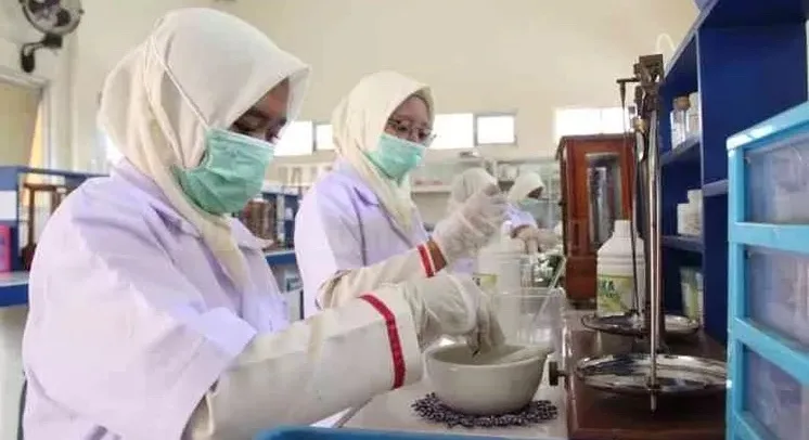 farmasi SMK Citra Medika Kota Magelang